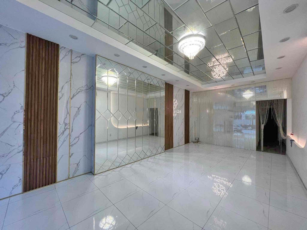 Cho thuê Nguyên căn mặt tiền Tô Hiến Thành, Phường 13, Quận 10